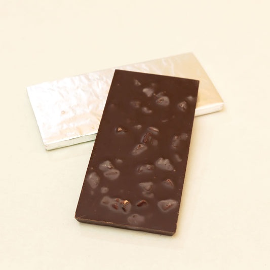 Carnaval — Barra de cacao 70% con nuez, pox y vainilla