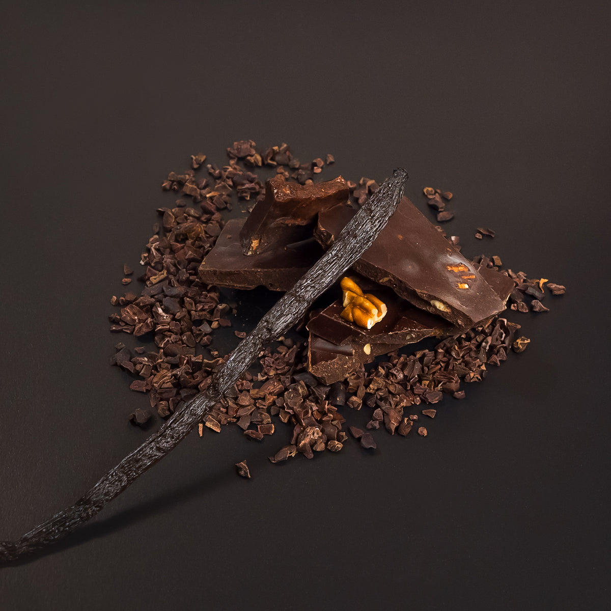 Carnaval — Barra de cacao 70% con nuez, pox y vainilla