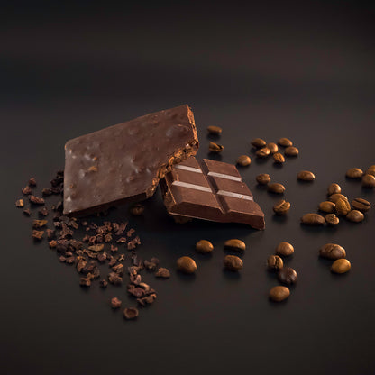 Espresso — Barra de cacao 70% con un espresso y nibs de café honey