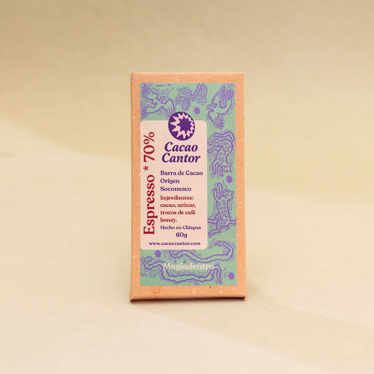 Espresso — 70% cacao con un espresso y nibs de café